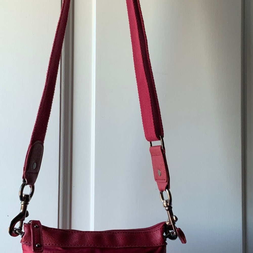 Sondra Roberts Red Crossbody - Picture 2 of 5